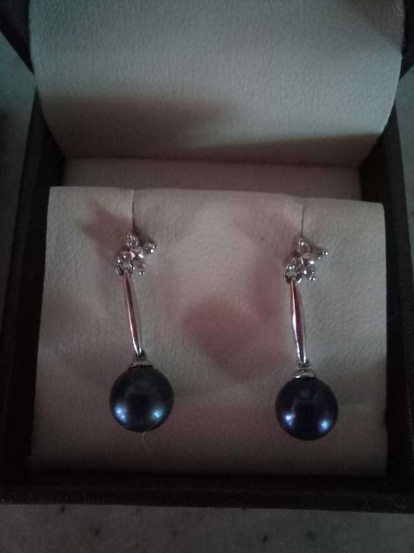 Goldsmiths Diamond and Tahitian pearl earrings