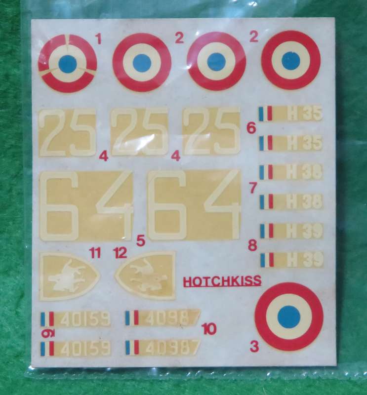 **Heller**Model kit**Char Hotchkiss H35  Tank & Canon(170 & 83 Parts)**Vintage**Scale 1/35**