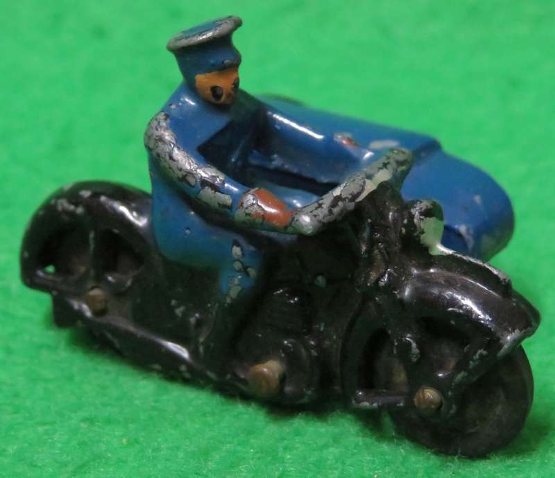 **Dinky Meccano No.43**Motorcycle Patrol**Made in England (1935-1950)**Vintage**Rubber tyres**