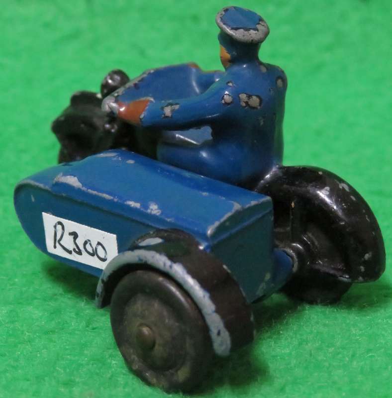 **Dinky Meccano No.43**Motorcycle Patrol**Made in England (1935-1950)**Vintage**Rubber tyres**
