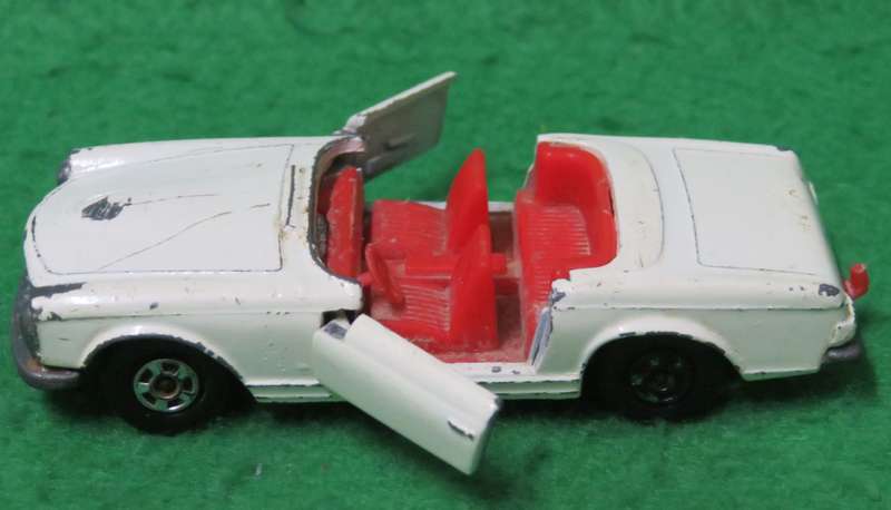 **Matchbox Lesney No.27**Mercedes 230 SL**1970**Vintage**Opening doors**