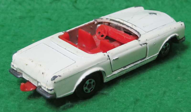 **Matchbox Lesney No.27**Mercedes 230 SL**1970**Vintage**Opening doors**