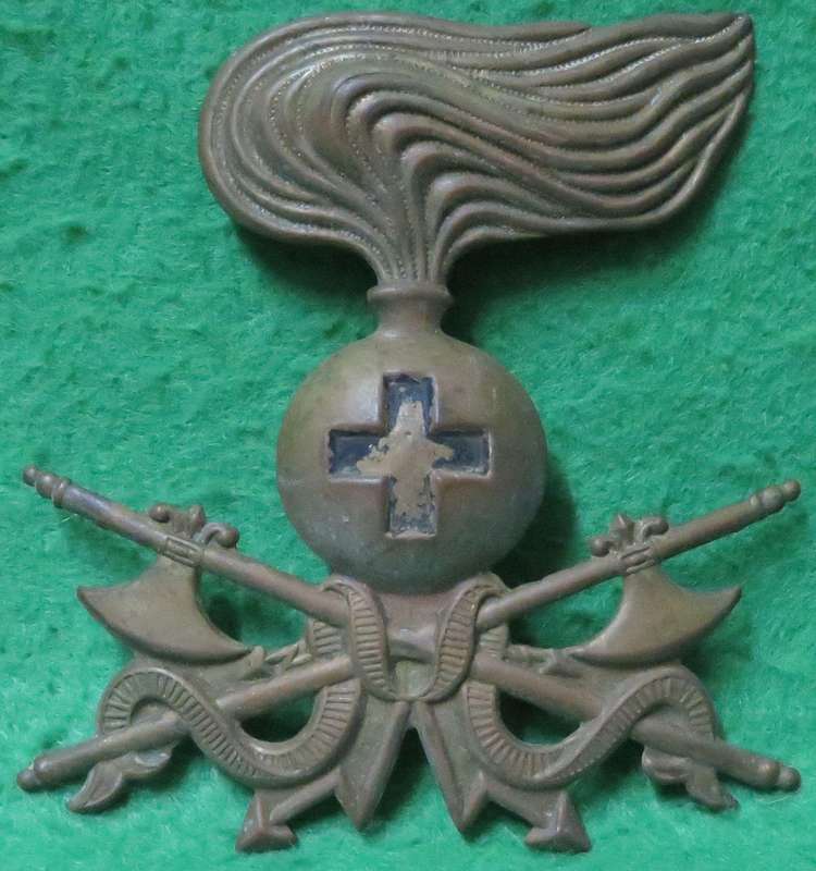 WWII Italian Army Engineers' Pith Helmet Badge Vintage