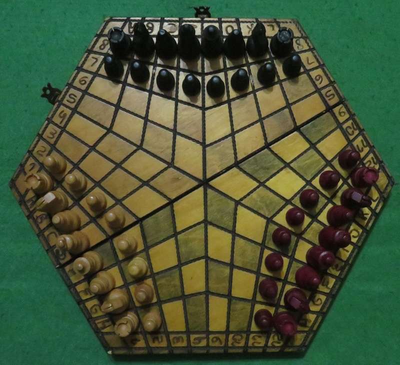 3 Player Chess Set**Hexagonal Board**Wooden Board & Pieces**Made in Poland**Beautiful set**Complete