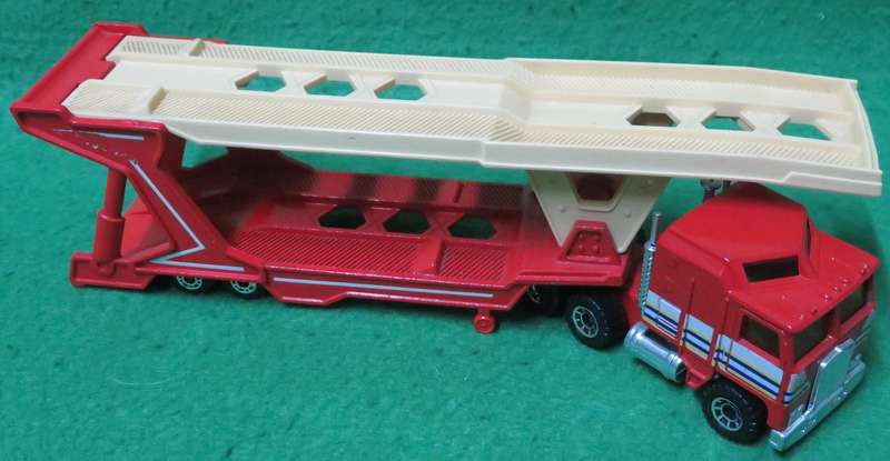 Matchbox Lesney**Car Transporter 1982 & Kenworth Truck 1981**Made in England**