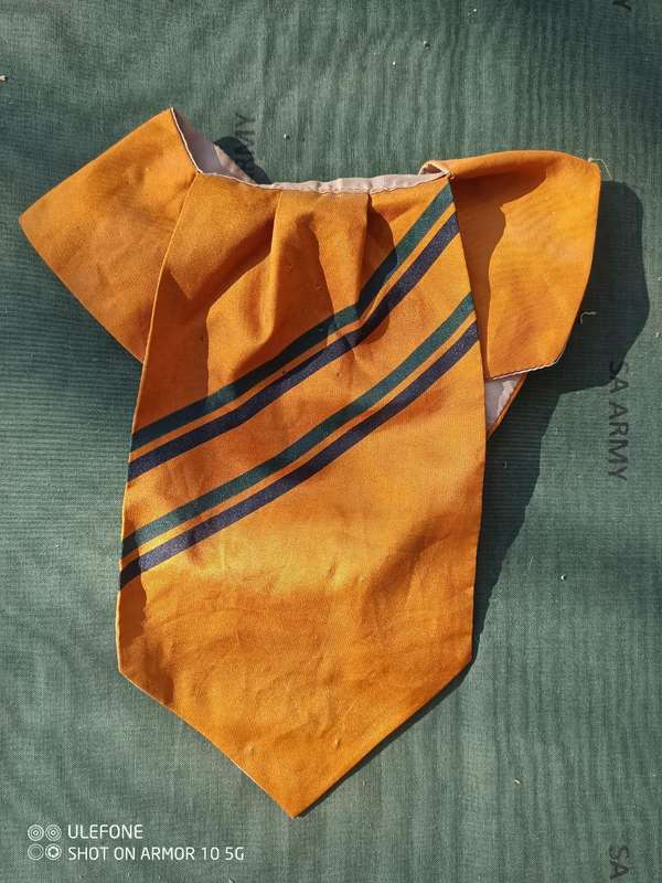 8 SAI Cravat