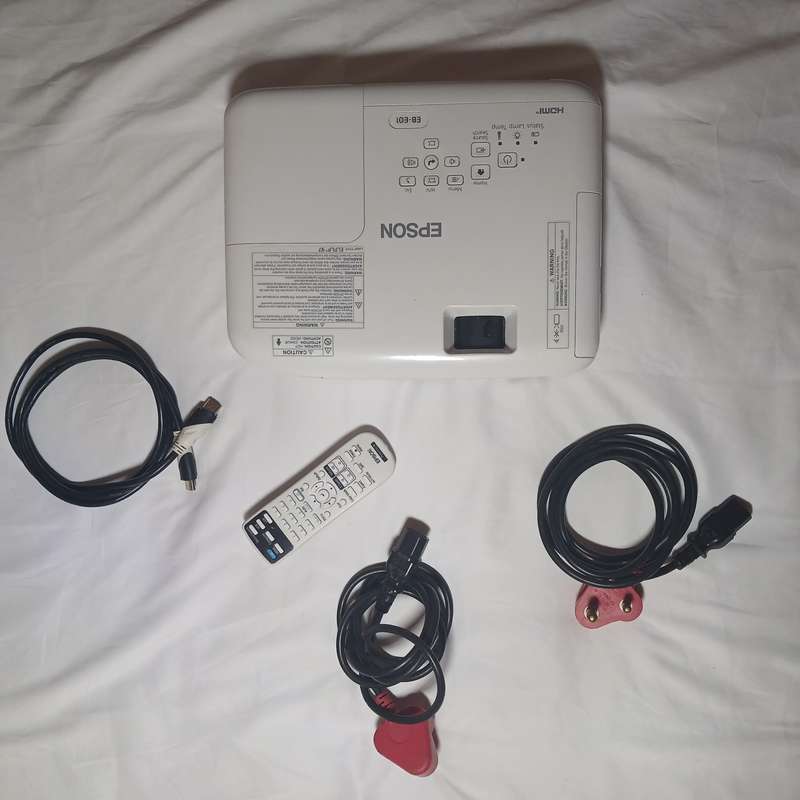 EPSON PROJECTOR EB-E01