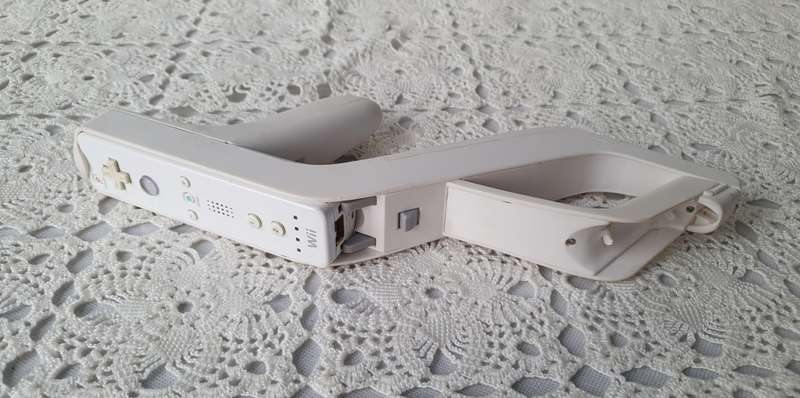 2x Nintendo Wii Consoles, 1x Remote, 1x TV Censor