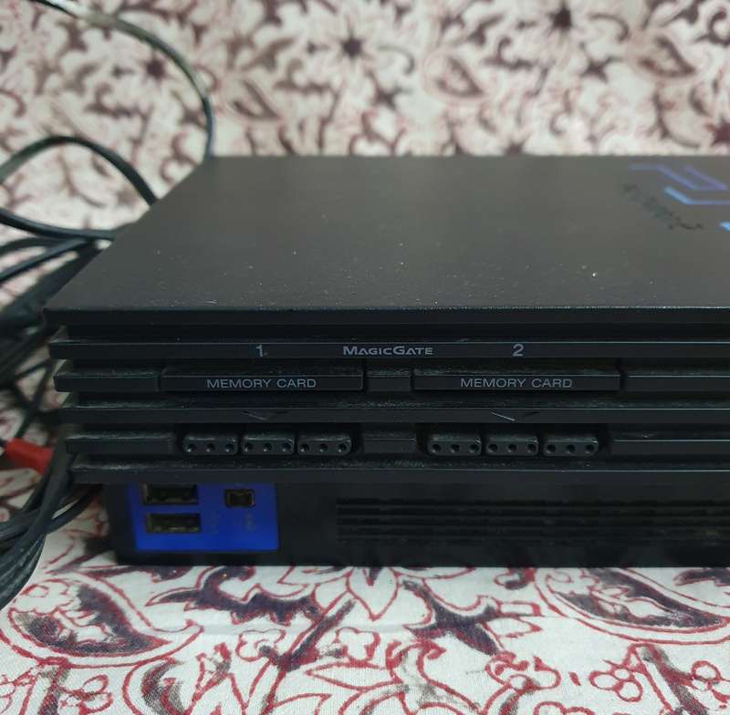 Playstation 2 Bundle with 1x Controller 1x Steering Wheel & Pedals ( All Wires )  All Turns on