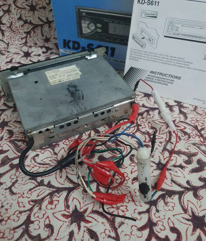 Old Car Radio & Philips Phone, Charger
