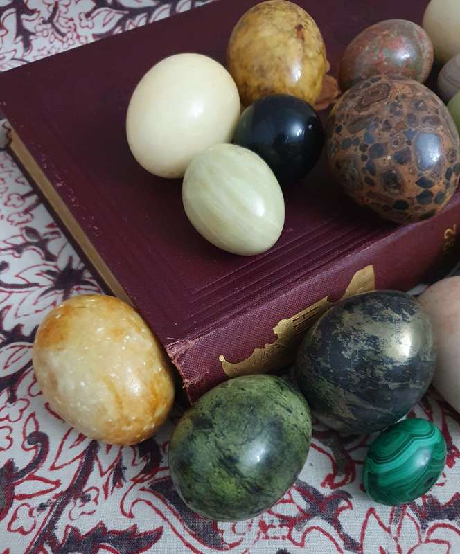 Alabaster Stone Egg Collection 19x Eggs