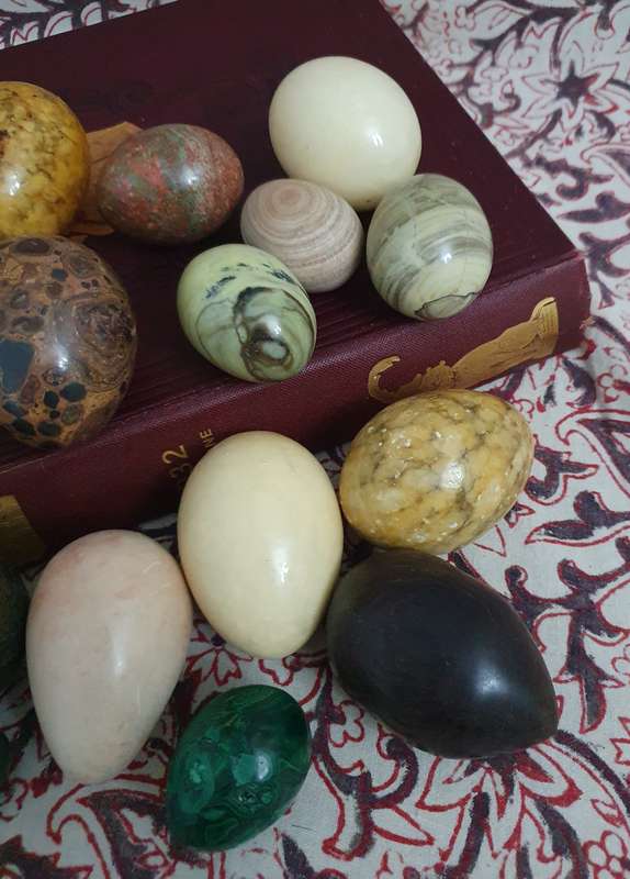 Alabaster Stone Egg Collection 19x Eggs