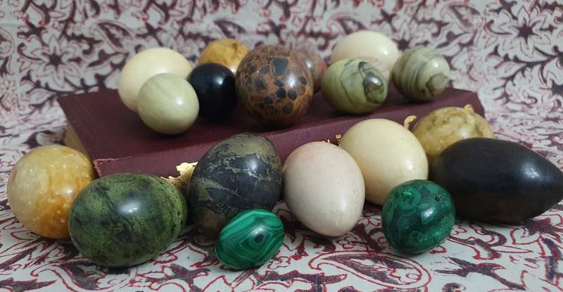 Alabaster Stone Egg Collection 19x Eggs