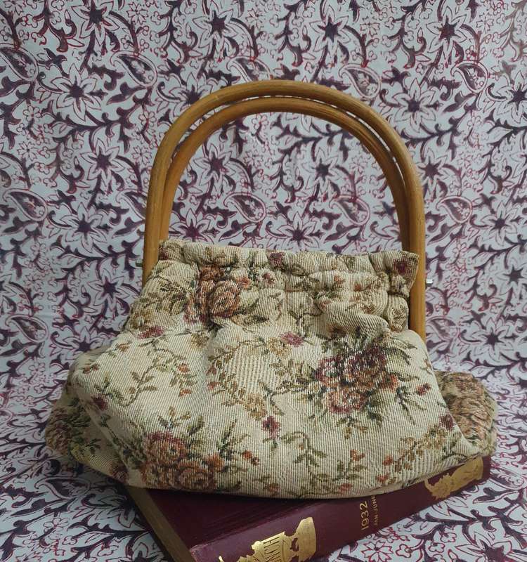 Vintage Floral Tapestry Fabric Hangbag with Wooden Handles & Purse