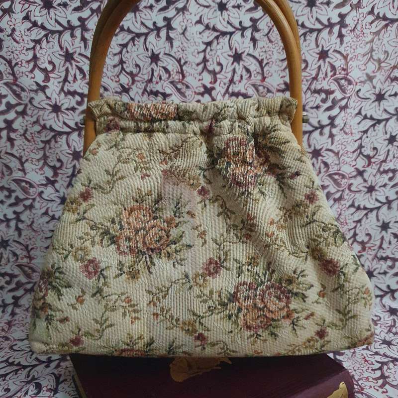 Vintage Floral Tapestry Fabric Hangbag with Wooden Handles & Purse