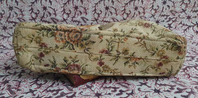 Vintage Floral Tapestry Fabric Hangbag with Wooden Handles & Purse