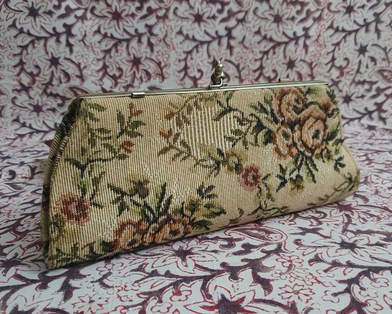 Vintage Floral Tapestry Fabric Hangbag with Wooden Handles & Purse