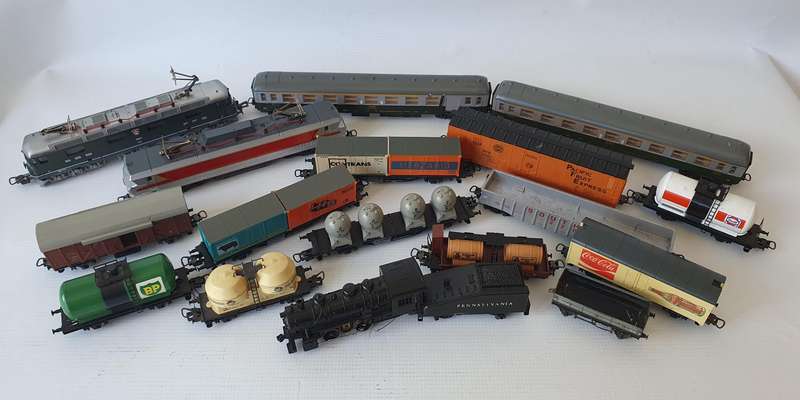 Vintage Large Locomotive Train Set Collection