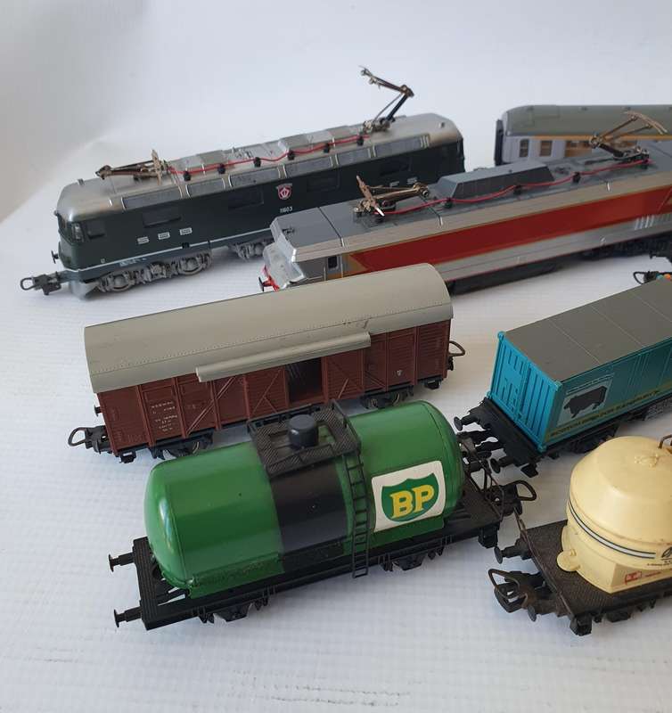 Vintage Large Locomotive Train Set Collection