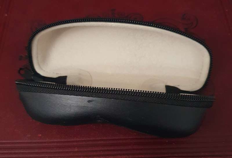 Vogue Sun Glasses Case