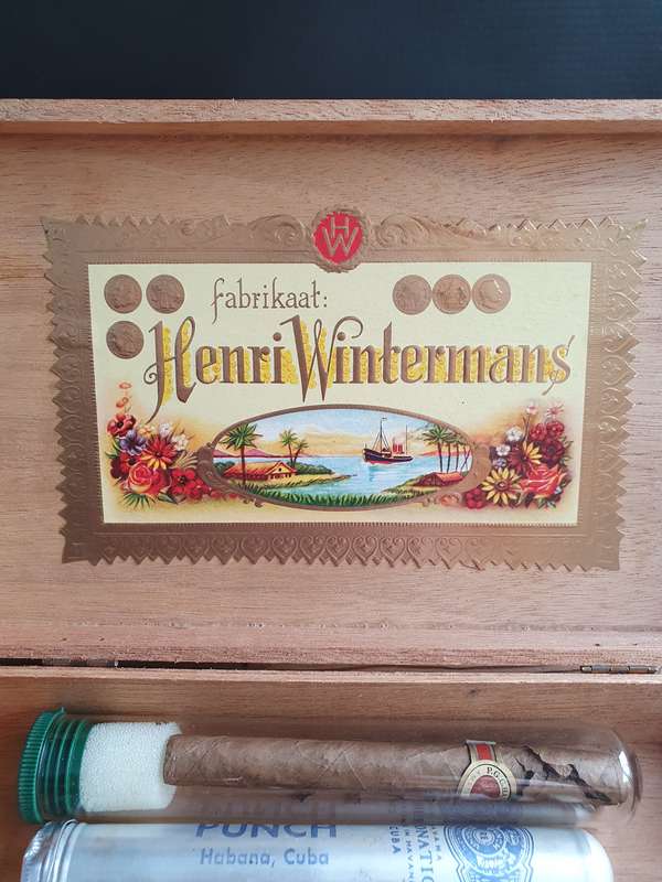 Fabrikaat HenriWintermans Cigar Box with Punch Haban Cuban Cigars