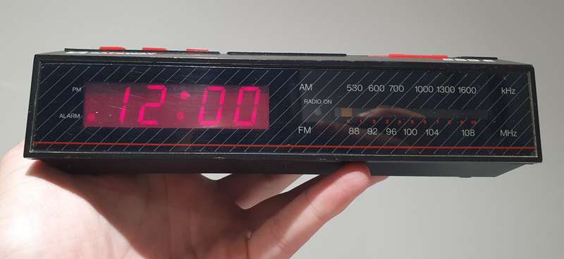 SAFEWAY Clock / Radio