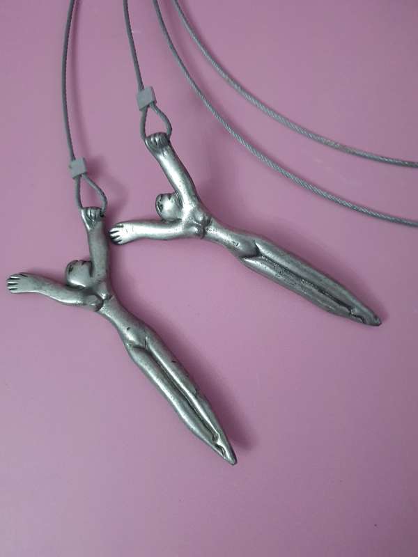 Unique Carrol Boyes Picture Frame Hanger Set