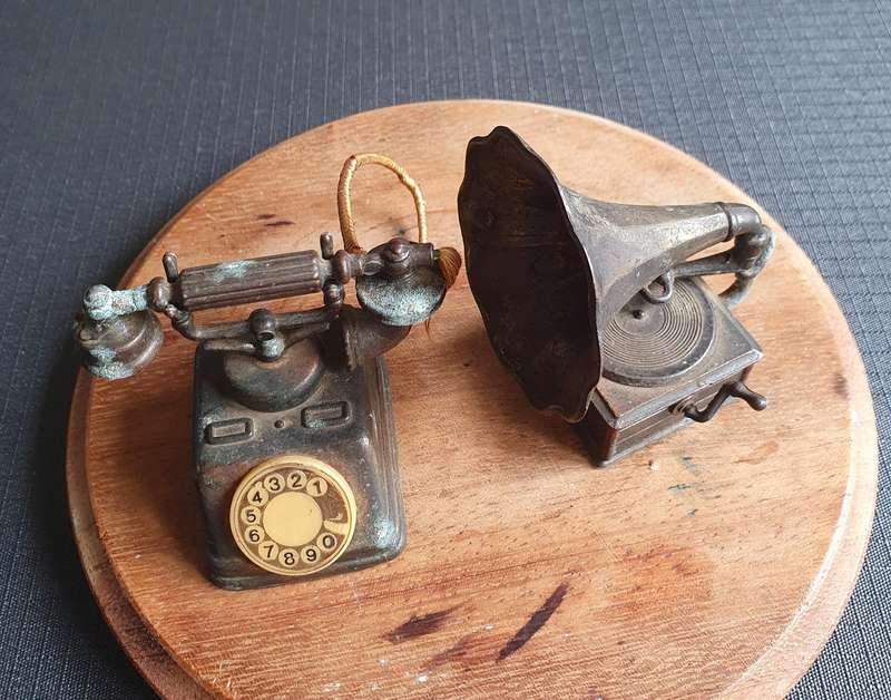 Vintage Durham Industries Die Cast Metal Old Telephone & Gramaphone Record Player Miniture