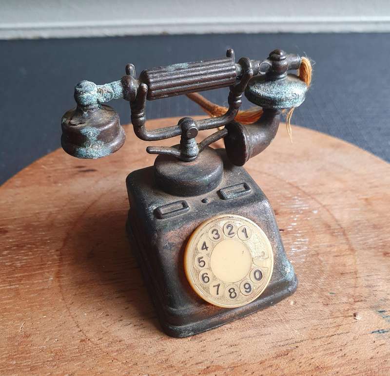 Vintage Durham Industries Die Cast Metal Old Telephone & Gramaphone Record Player Miniture