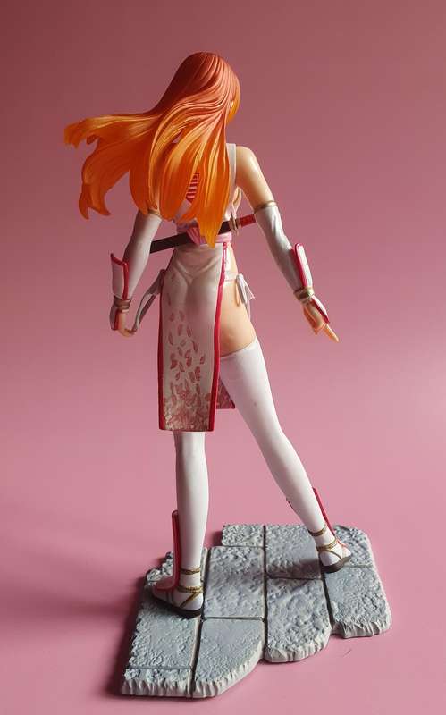 Dead or Alive: Kasumi White Dress Figurine ( Monsieur Bome Collection )
