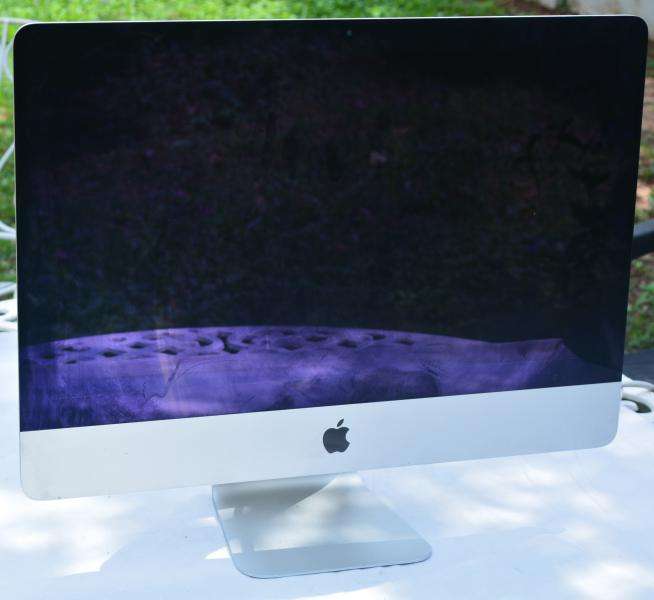 Ultra Slim iMac, core i5, 8gb ram, 1tb hdd, 21.5" display, mac os catalina