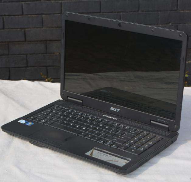 acer laptop, intel pentium dual cpu t4500, 4gb ram, 320gb hd, 14"display, wifi, vga, win xp pro, etc