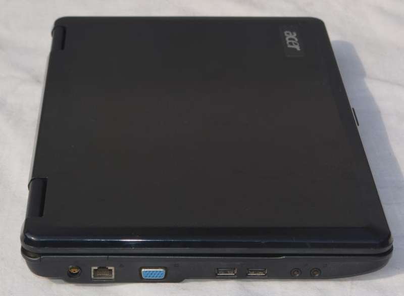 acer laptop, intel pentium dual cpu t4500, 4gb ram, 320gb hd, 14"display, wifi, vga, win xp pro, etc