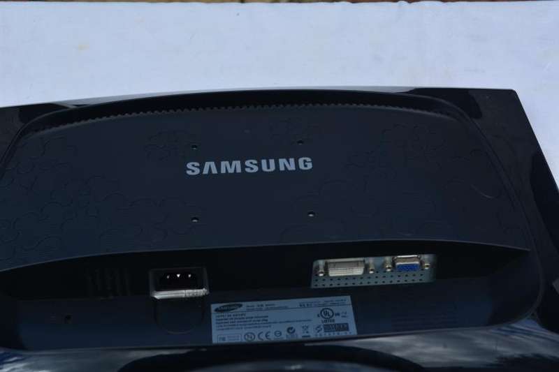 samsung lcd monitor 933gw, 19 Inch, vga and dvi
