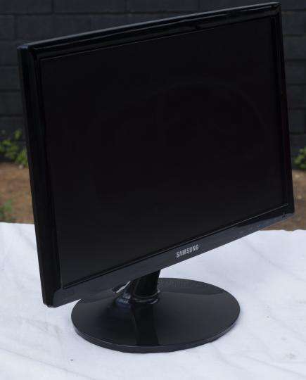 samsung lcd monitor s19d300ny, 19 Inch, vga and adapter