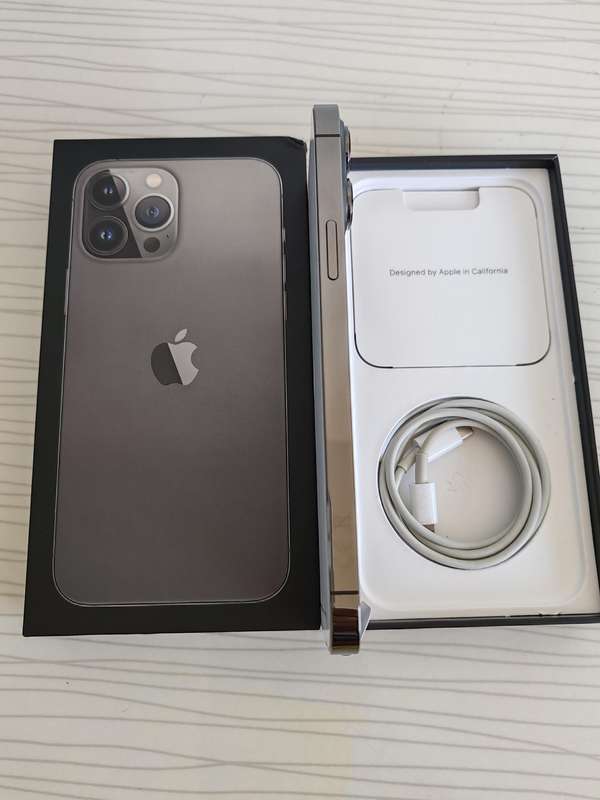 Apple iPhone 13 Pro Max 512GB. Incl Impact Cover & Screen Protector (Valued at R800.00)