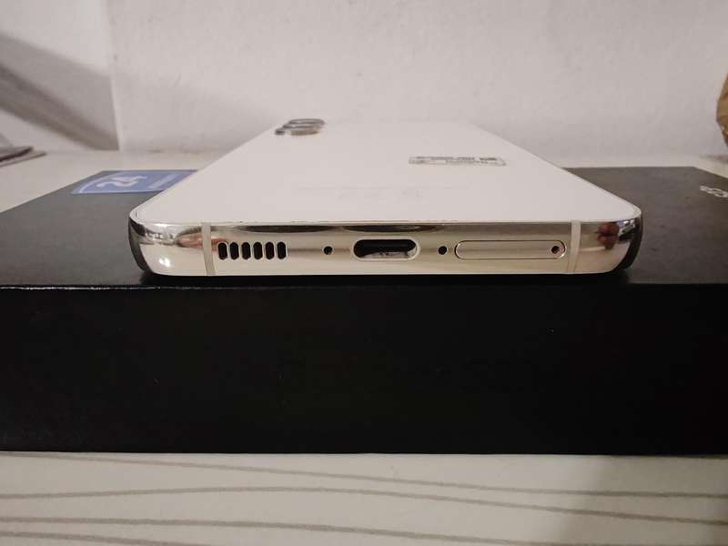 Samsung S23 Plus 256GB Dual Sim - Cream. Incl Impact Cover + Screen Protector (Valued at R700.00)