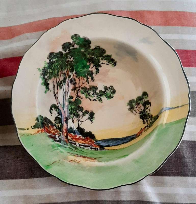 Royal Doulton plates.Ausie gumtree and English cottage series.Sam Weller Dickens bowl.All one price.
