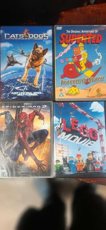 Selection of 24 children dvd's and marvels of all sorts. Look at pics.