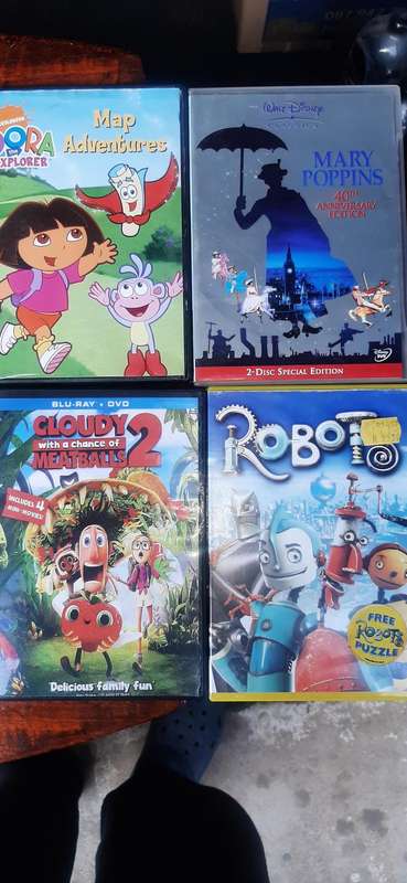 Selection of 24 children dvd's and marvels of all sorts. Look at pics.