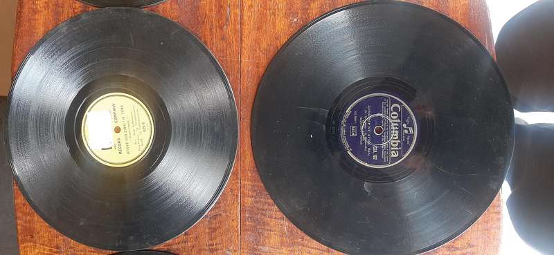Selection of 6 gramophone records 78RPM