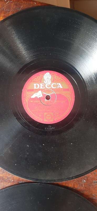Selection of 6 gramophone records 78RPM