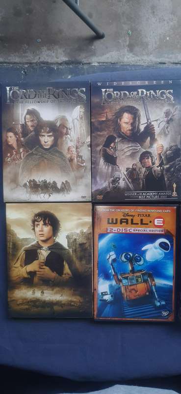 Collection of 10 movie dvd's Dispription on pictures