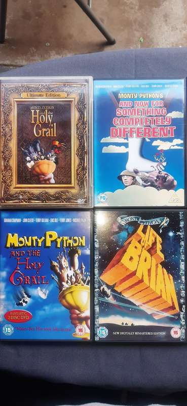 Collection of 10 movie dvd's Dispription on pictures