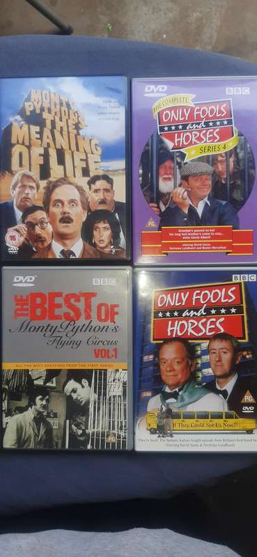 Collection of 10 movie dvd's Dispription on pictures