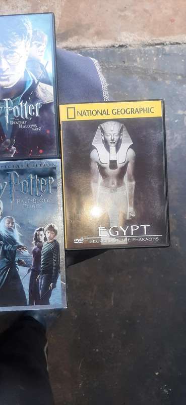 Collection of 13 movie dvd's Dispription on pictures