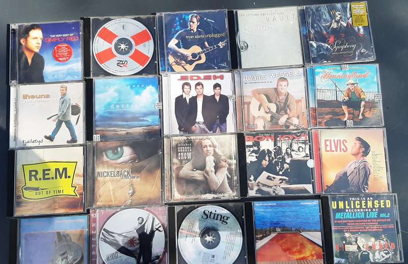 Set of 20 musical cd's.Description on photos.