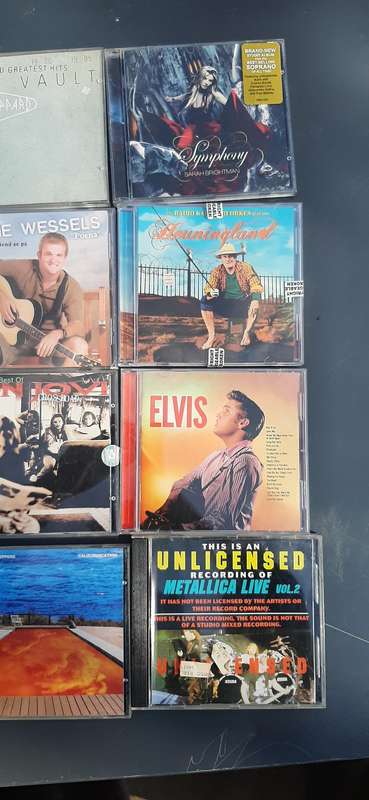 Set of 20 musical cd's.Description on photos.