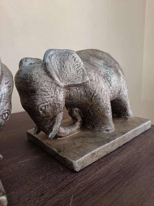 BOOK ENDS