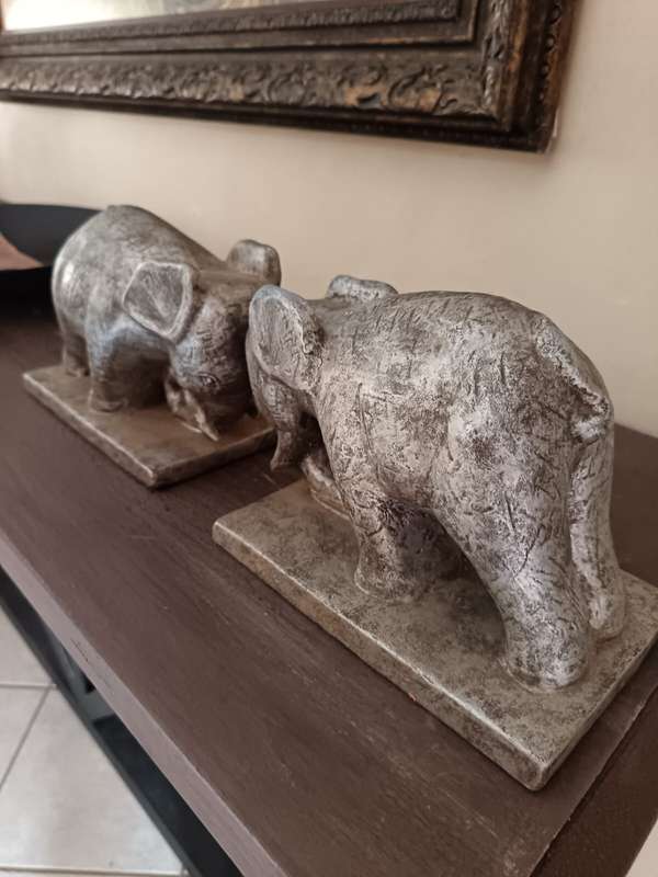 BOOK ENDS